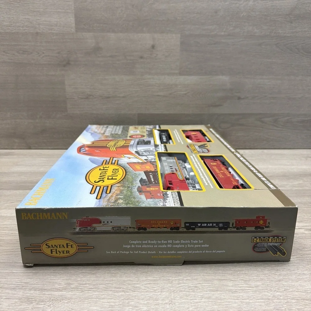 HO Scale Bachmann 647 Santa Fe Flyer Train Set with Steel E-Z Track New/ In Box